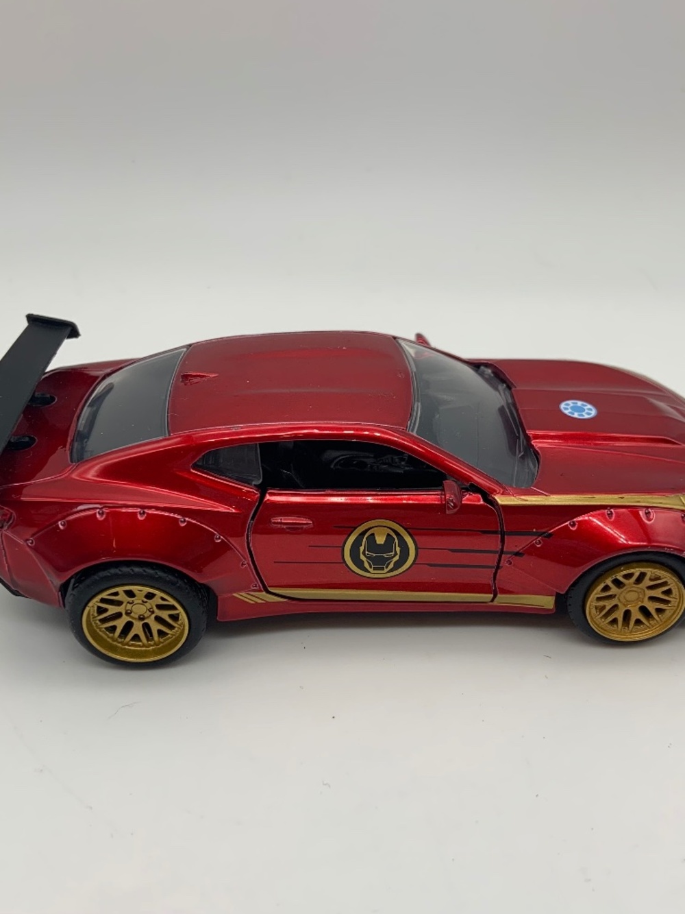 Jada Ironman 2018 Chevy Camaro Sports Car Die Cast Model Scale 1/32